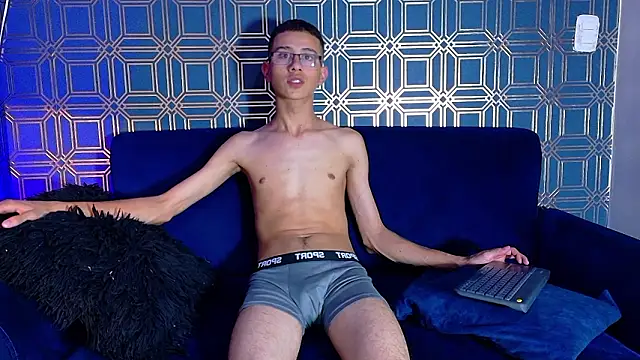 Snapshot of asher_lux chatting on 5, 2, 2026 asher lux online show from 5, 2, 2026