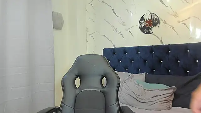Snapshot of asher_lux chatting on 30, 4, 2026 asher lux online show from 30, 4, 2026