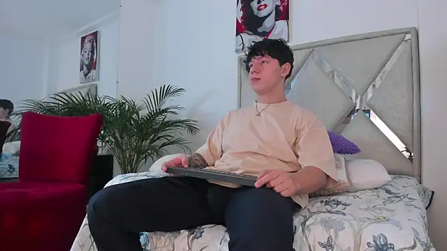 Liam saint online show from 5, 3, 2026