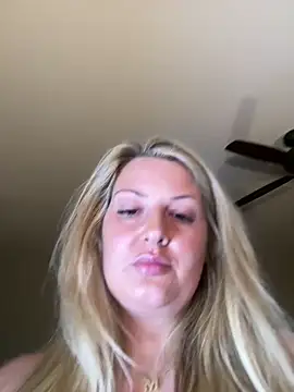 docmilf12 online show from 25, 2, 2026