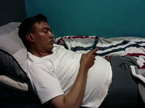 Snapshot of latinomoreno95 chatting on 21, 5, 2026 latinomoreno95 online show from 21, 5, 2026