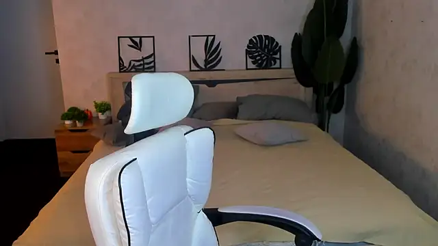 Snapshot of Gloria_Gordon chatting on 25, 4, 2026 Gloria Gordon online show from 25, 4, 2026