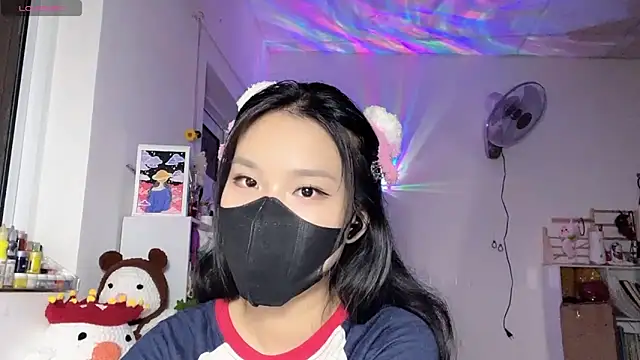 Snapshot of Tieu-May chatting on 19, 4, 2026 Tieu-May online show from 19, 4, 2026