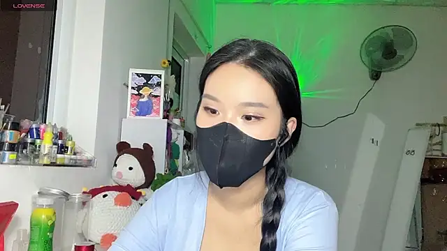 Snapshot of Tieu-May chatting on 23, 4, 2026 Tieu-May online show from 23, 4, 2026