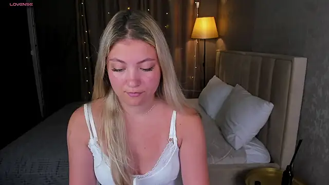 Snapshot of Angel__Grace chatting on 4, 7, 2026 Angel Grace online show from 4, 7, 2026