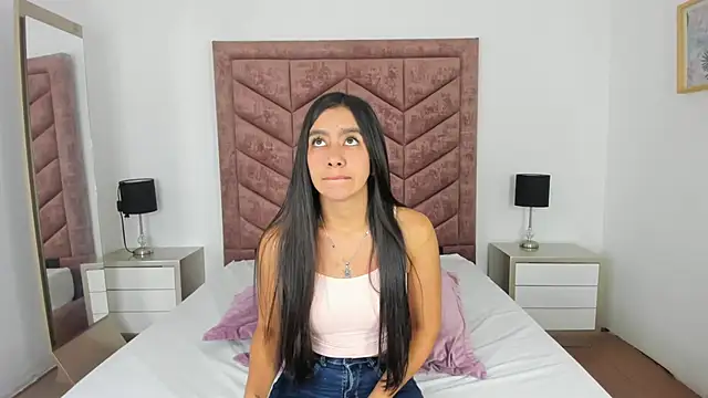 Snapshot of Zara_Cardona chatting on 12, 1, 2026 Zara Cardona online show from 12, 1, 2026