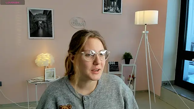 MaragretHathway online show from 11, 1, 2026