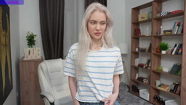 KristalCrowner online show from 4, 4, 2026