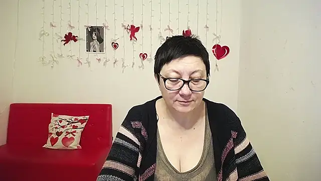 EmilyL0ve online show from 14, 2, 2026