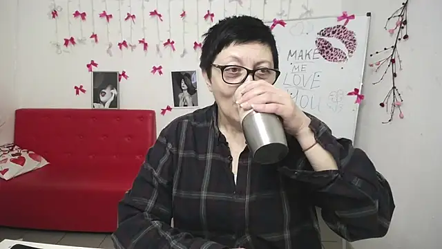 EmilyL0ve online show from 24, 2, 2026