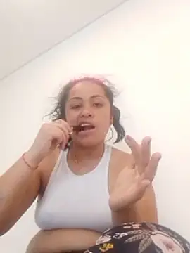 Snapshot of Luli2401 chatting on 9, 1, 2026 Luli2401 online show from 9, 1, 2026