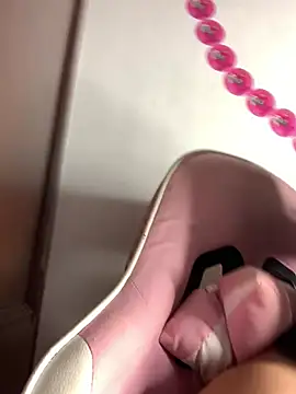 DulcePiink online show from 3, 3, 2026