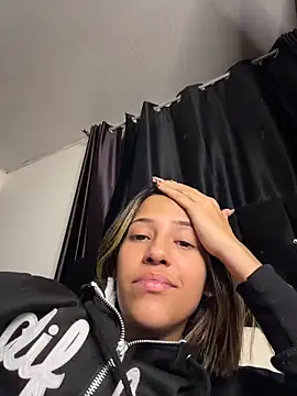 vicky bass  online show from 16, 6, 2026