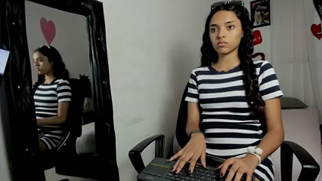 hazel slim online show from 24, 2, 2026