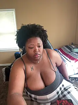 Snapshot of Chocolatebunnyxx96 chatting on 5, 5, 2026 Chocolatebunnyxx96 online show from 5, 5, 2026