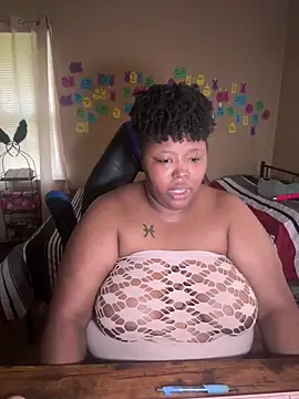 Snapshot of Chocolatebunnyxx96 chatting on 18, 5, 2026 Chocolatebunnyxx96 online show from 18, 5, 2026