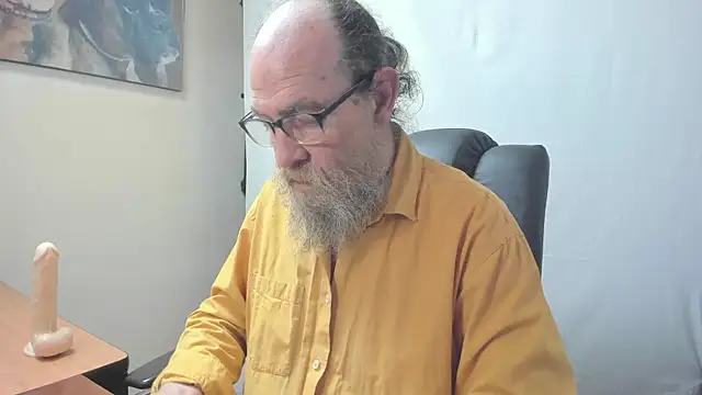Snapshot of Uncle_Hottie chatting on 3, 3, 2026 Uncle Hottie online show from 3, 3, 2026