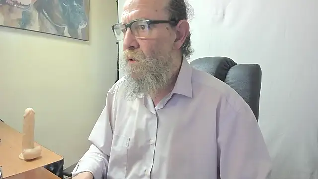 Snapshot of Uncle_Hottie chatting on 5, 3, 2026 Uncle Hottie online show from 5, 3, 2026