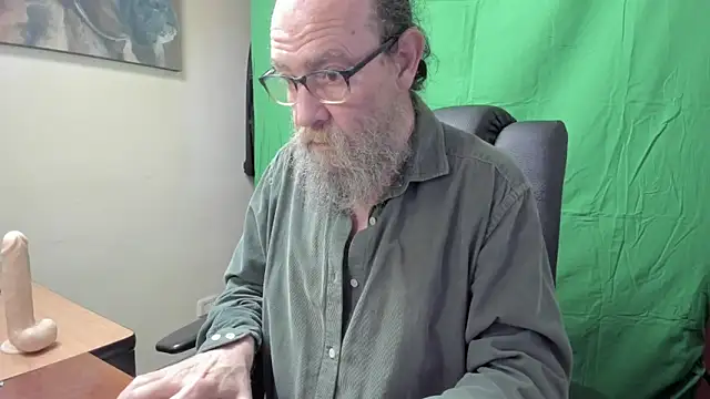 Snapshot of Uncle_Hottie chatting on 12, 3, 2026 Uncle Hottie online show from 12, 3, 2026