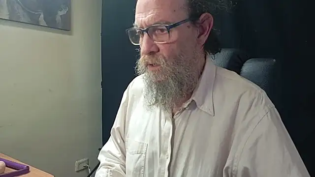 Snapshot of Uncle_Hottie chatting on 2, 4, 2026 Uncle Hottie online show from 2, 4, 2026