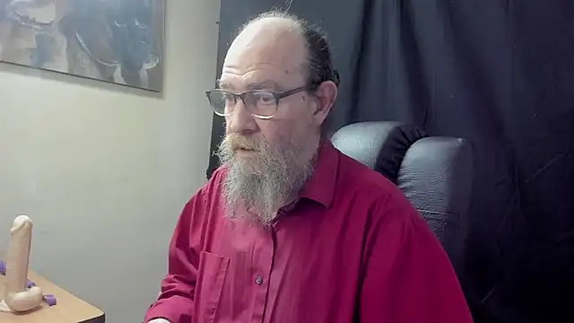 Snapshot of Uncle_Hottie chatting on 5, 4, 2026 Uncle Hottie online show from 5, 4, 2026