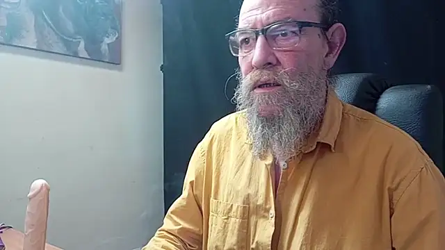 Snapshot of Uncle_Hottie chatting on 9, 4, 2026 Uncle Hottie online show from 9, 4, 2026