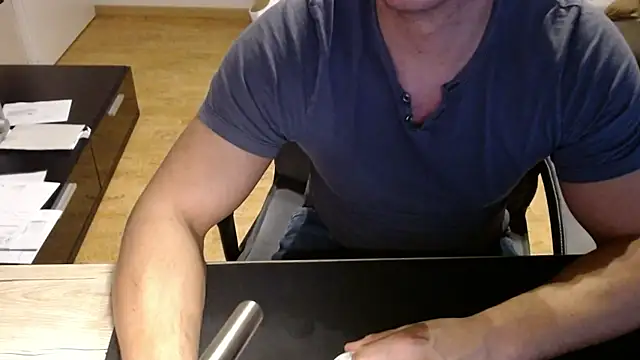 sensualman90 online show from 5, 3, 2026