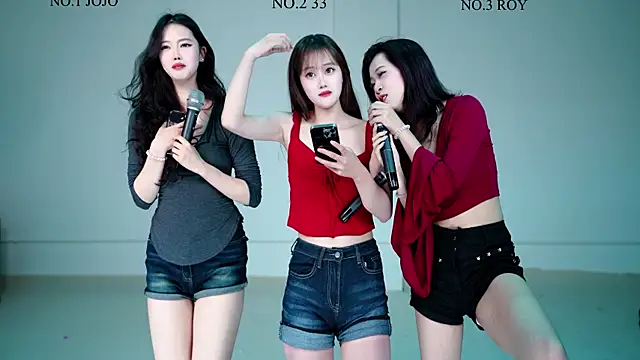 Snapshot of QIANXI_004 chatting on 8, 3, 2026 QIANXI 004 online show from 8, 3, 2026