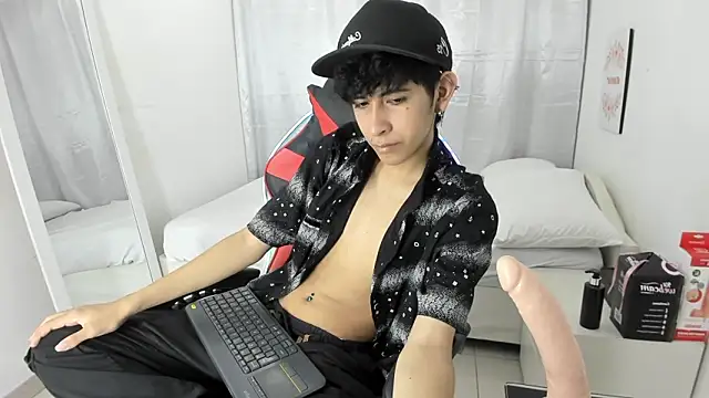 julian xx online show from 11, 3, 2026