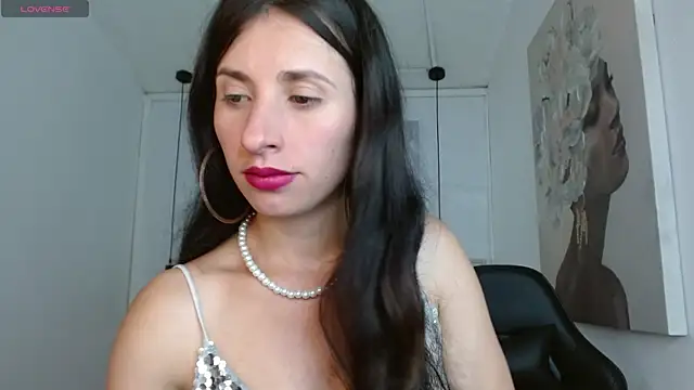 Nicolleth tk online show from 8, 4, 2026