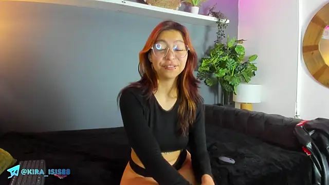 Snapshot of Kira_Exe_ chatting on 4, 6, 2026 Kira Exe online show from 4, 6, 2026