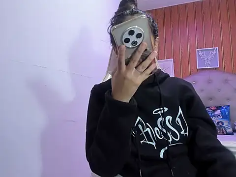 Snapshot of chiquita_lover_ chatting on 3, 2, 2026 chiquita lover online show from 3, 2, 2026