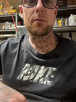 WIDBIGWHITECOCK online show from 4, 3, 2026