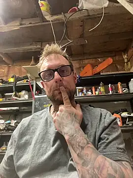 WIDBIGWHITECOCK online show from 12, 4, 2026