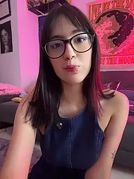 HinaSweet online show from 18, 5, 2026