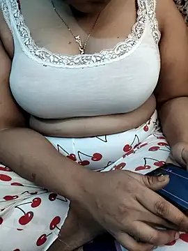 hotmodel2580 online show from 16, 1, 2026