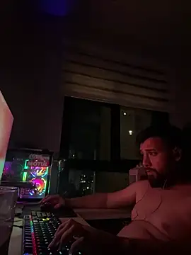 Snapshot of NinoEstouranel chatting on 12, 1, 2026 NinoEstouranel online show from 12, 1, 2026