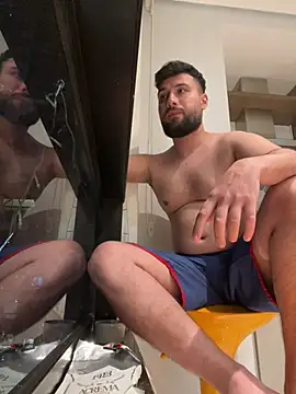 Snapshot of NinoEstouranel chatting on 14, 1, 2026 NinoEstouranel online show from 14, 1, 2026