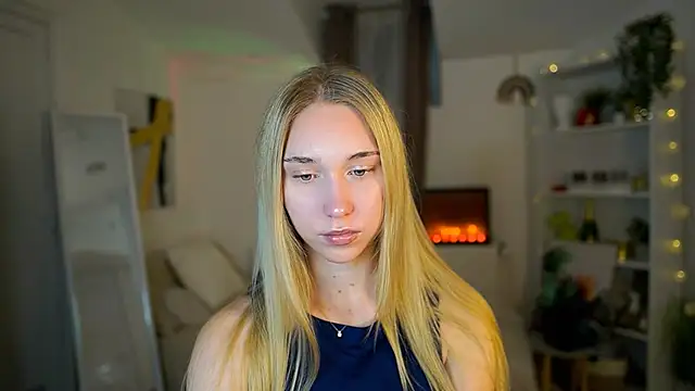 MilaBunny2000 online show from 13, 2, 2026