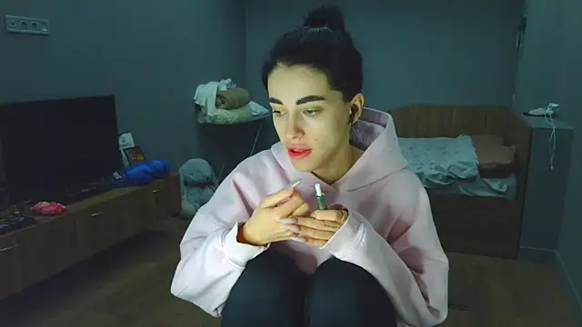 Vlada Elfie online show from 16, 4, 2026