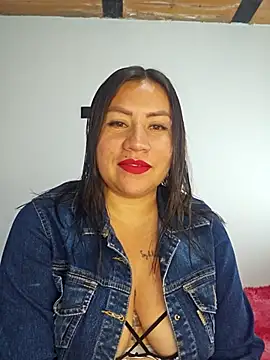 Snapshot of emilysofy chatting on 5, 1, 2026 emilysofy online show from 5, 1, 2026