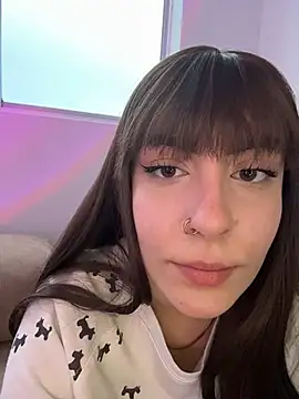 Snapshot of alesziarose_ chatting on 5, 1, 2026 alesziarose online show from 5, 1, 2026