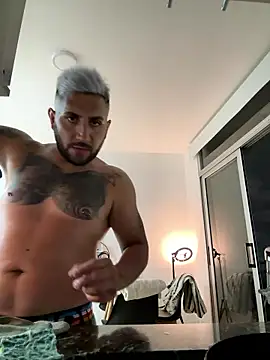 Snapshot of LittleRoccoph chatting on 10, 1, 2026 LittleRoccoph online show from 10, 1, 2026