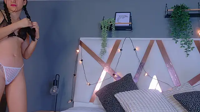 AmberStonne   online show from 25, 2, 2026