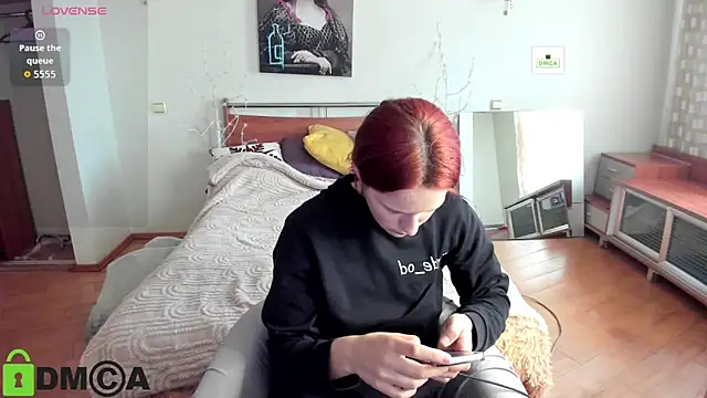 Lily Viola online show from 4, 4, 2026