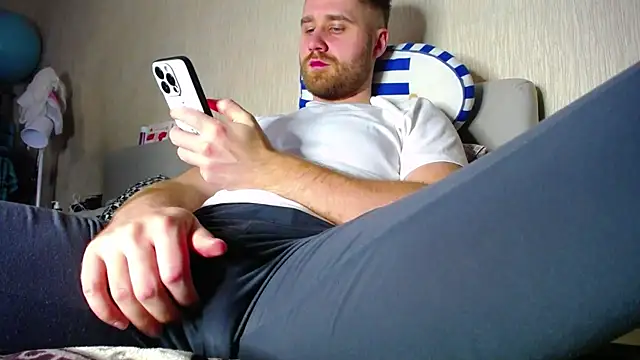 Snapshot of LorenzoLux chatting on 31, 1, 2025 LorenzoLux online show from 31, 1, 2025