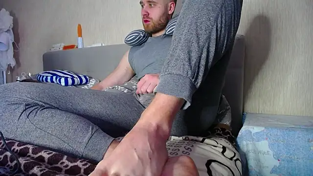 Snapshot of LorenzoLux chatting on 22, 2, 2025 LorenzoLux online show from 22, 2, 2025