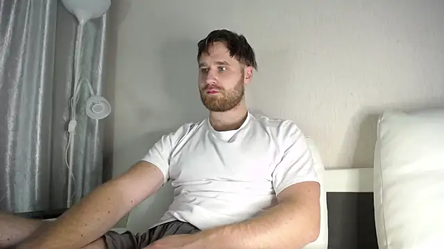 Snapshot of LorenzoLux chatting on 12, 10, 2025 LorenzoLux online show from 12, 10, 2025