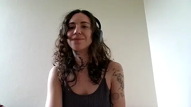 Snapshot of Dirty_Pink chatting on 6, 3, 2026 Dirty Pink online show from 6, 3, 2026