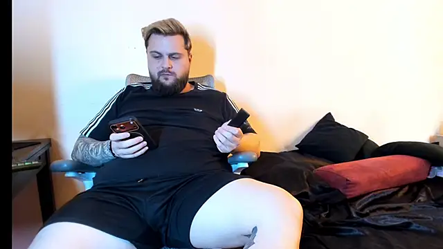 ashtondel online show from 5, 4, 2026